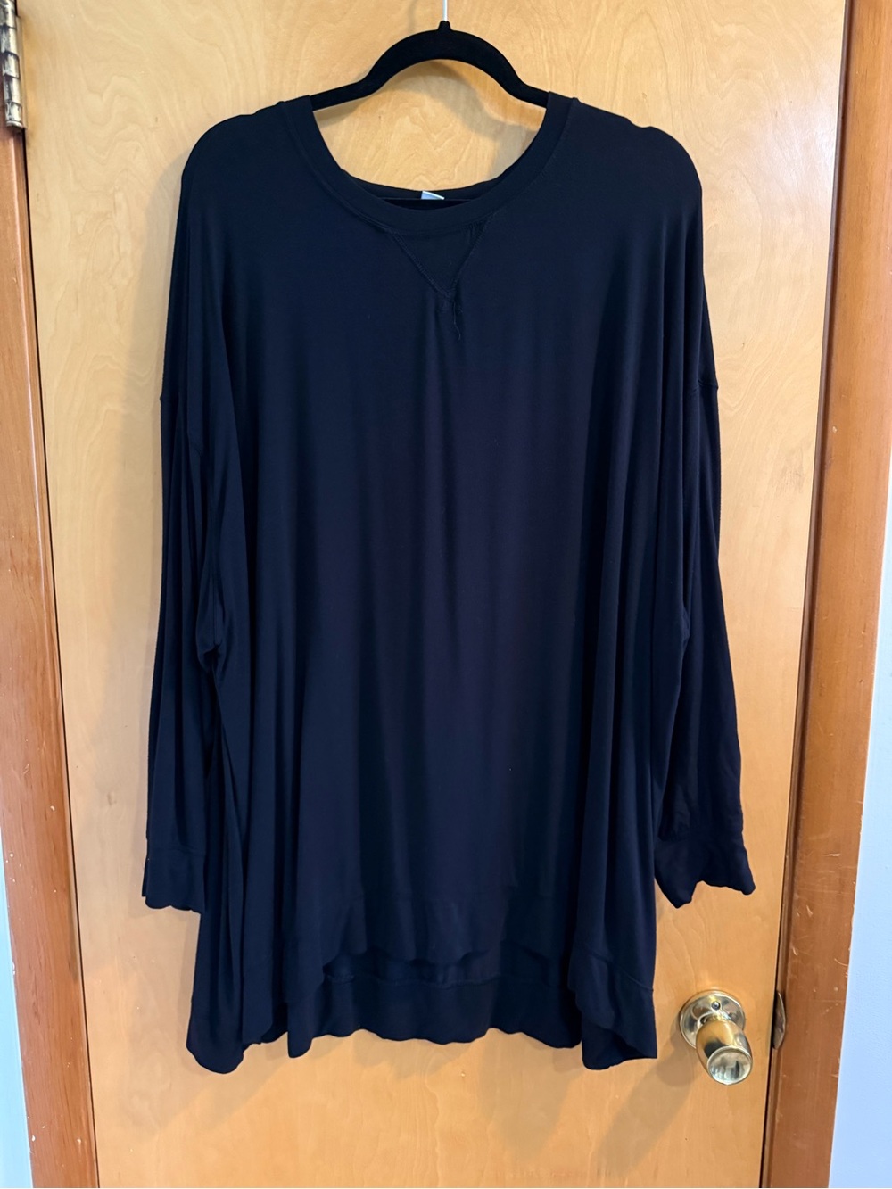 Old Navy Black Long Sleeve Sleep shirt